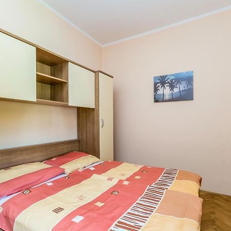 Apartments Krc Pinezići Eksteriør billede